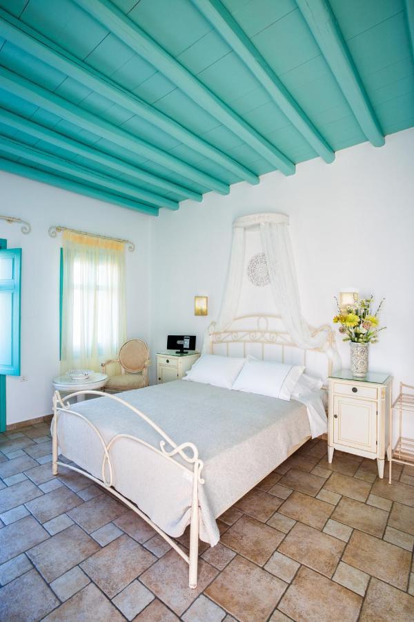 Aria Boutique Hotel Folegandros Town Exterior photo